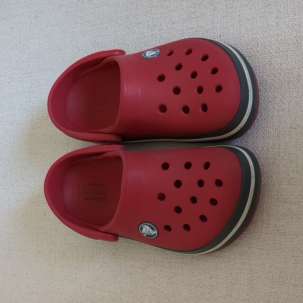 Kids Crocs multiple sizes blue/navy/red